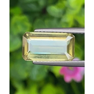 พลอย บุษราคัม yellow sapphire 3.67 กะรัต (Cts.) ดิบ (Unheated) พร้อมใบเซอร์