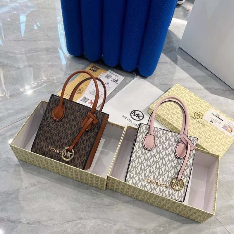 กระเป๋า Michael kore Mini tote