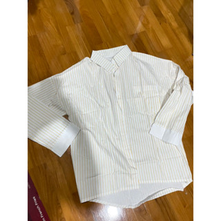 เสื้อเชิ้ต เสื้อแขนยาว ผ้าบางไม่ร้อน อก 38-40 ลายทาง เส้นเล็กสีเหลือง #New in