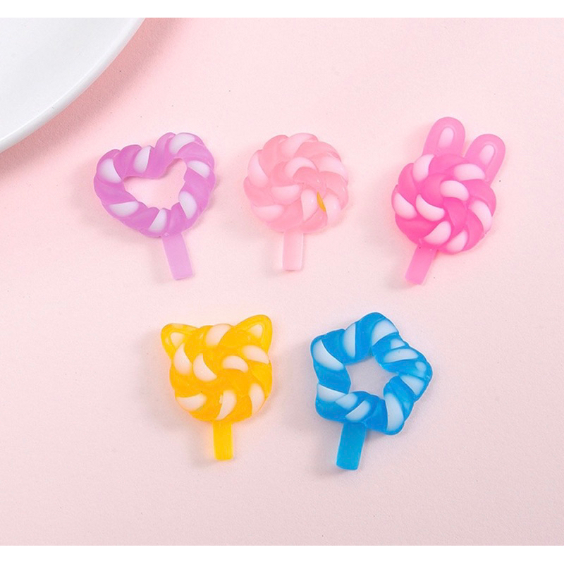 52.อมยิ้ม รูปทรงต่างๆ 1ชิ้นเรือนแสน พร้อมส่ง สีสุ่ม ของจิ๋ว แต่งโทรศัพท์