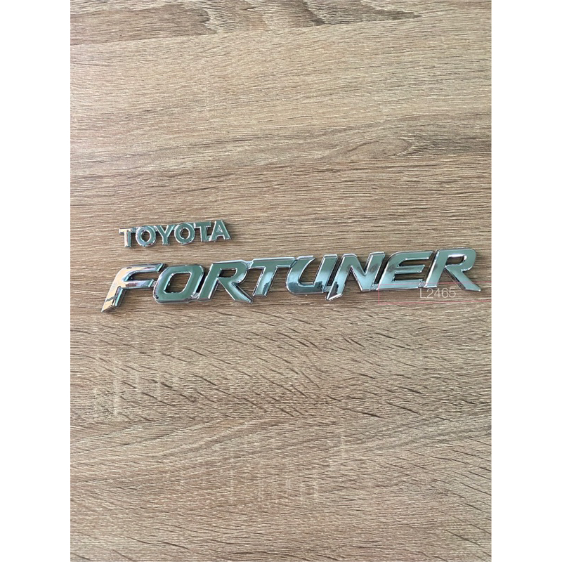 โลโก้ TOYOTA FORTUNER สีเงิน ราคาต่อชิ้น โตโยต้า ฟอร์จูนเนอร์