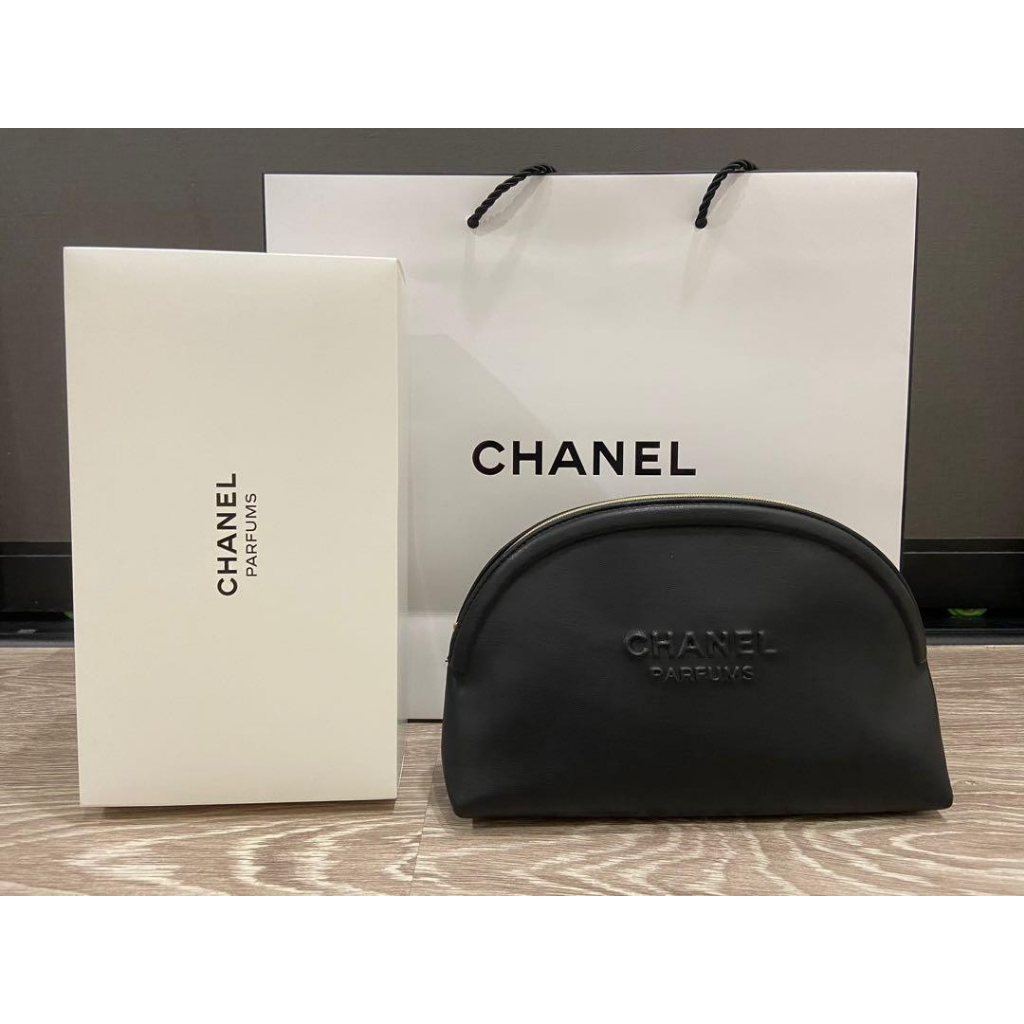 📌 ของแท้ 100% ไม่แท้ยินดีคืนเงิน📌กระเป๋าเครื่องสำอางค์ Chanel พร้อมกล่อง