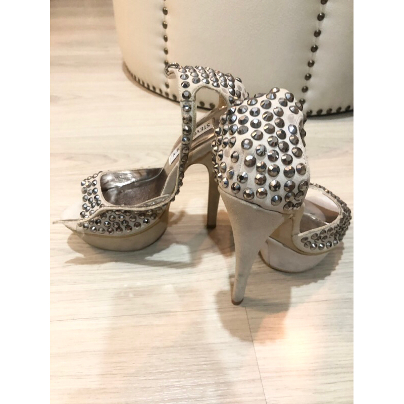 รองเท้าส้นสูง Steve Madden