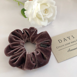 DAY 1 scrunchies โดนัทมัดผม ยางรัดผม Size M