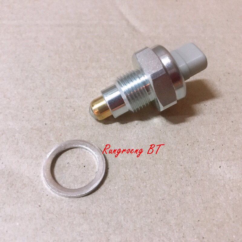 สวิทไฟถอย กดติด TOYOTA MTX ,TIGER ,LH112 ,TIGER ,COMMUTER ,AE101 ,VIOS ,ALTIS ,FORTUNER ,CAMRY ,YARI