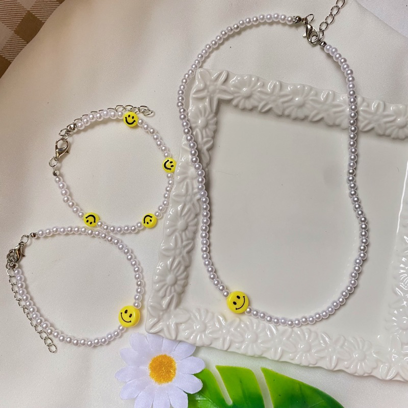 พร้อมส่ง สร้อยลูกปัดมุกจี้ยิ้ม smile