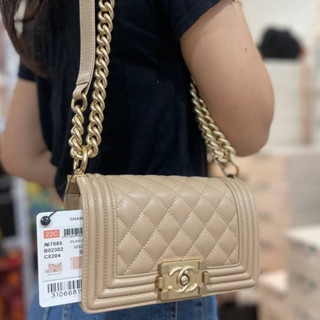 CHANEL BOY 20 CM IN CAVEAR  GHW