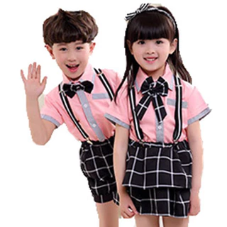 ชุดการแสดงเด็กผู้หญิงและผู้ชายสีชมพูดำลายสก๊อตมีสายเอี๊ยมสีดำ (พร้อมส่งในไทย)