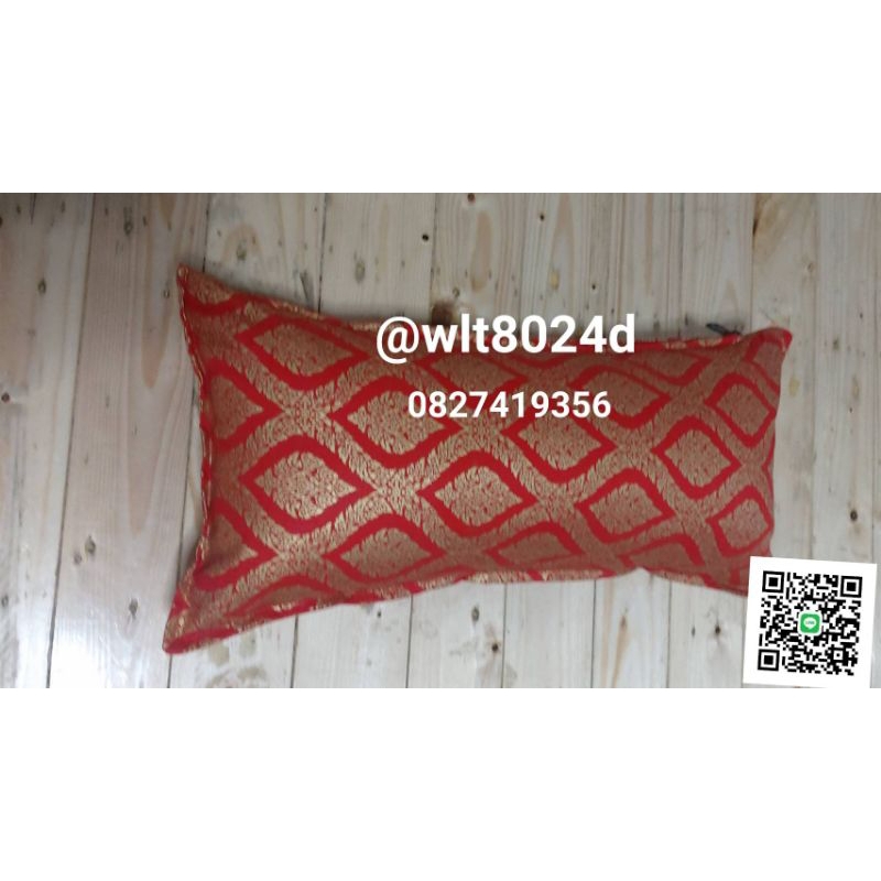 หมอนลายไทยขนาด20*40cm.ใช้สำหรับรองแขนเวลานวดเพื่อเพิ่มความสะดวกสบายแก่ผู้ถูกนวดและคนนวด