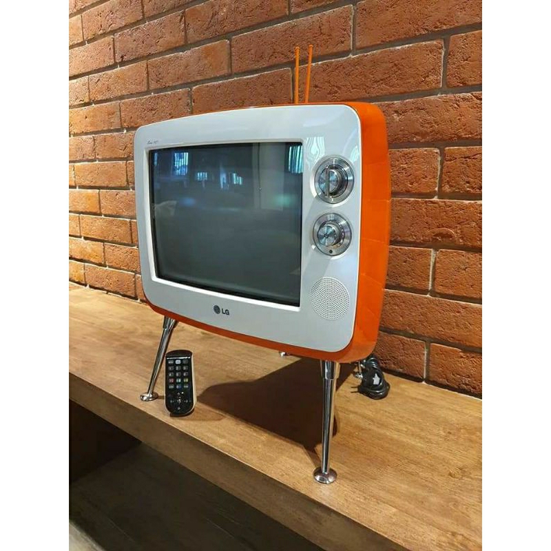 ทีวีสี LG retro classic Tv 14"  ใช้งานได้ปกติ