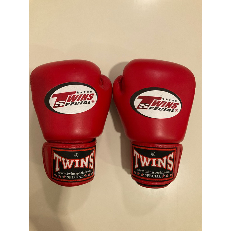 (มือสอง)นวมชกมวย หนังแท้ สีแดง ยี่ห้อTwins Special