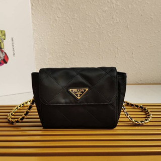 Prada Nylon Vintage Chain rhombus stray Bag(Ori)เทพ 📌size 18x16x5 cm. 📌สินค้าจริงตามรูป งานสวยงาม งานหนังแท้