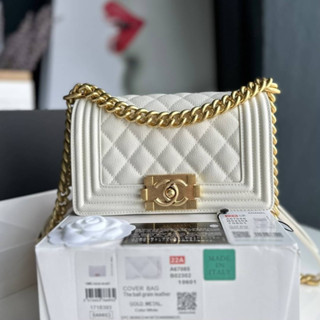 CHANEL BOY 20 CM IN CAVEAR  GHW  งานสุดสลับเเท้หนังอิตาลี รุ่นใหม่ล่าสุด สวยมากและน่ารักมาก ใบจิ๋วสุดเก๋ เรียบหรู ดูแพง