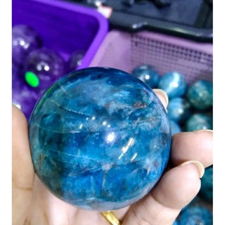 [Pre-order] Apatite | อพาไทต์ 🏞️  ทรงกลม ขนาด 4-4.3 cm หินสีฟ้า หินธรรมชาติ หินบำบัด