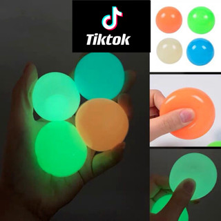 【พร้อมส่ง TH】Tiktok ขายดี ลูกบอลเหนียวติดผนัง ของเล่นบีบ ชนิดเรืองแสง ของขวัญสำหรับเด็ก คลายความเครียด