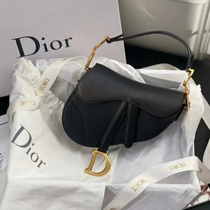 Dior ดิออร์ กระเป๋าผู้หญิง สไตล์วินเทจ หนังวัว แถบแม่เหล็ก กระเป๋าสะพายข้าง กระเป๋าสะพายไหล่ คลาสสิค อานม้า