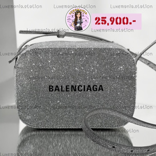 👜: New!! Balenciaga Glitter Camera Bag ‼️ก่อนกดสั่งรบกวนทักมาเช็คสต๊อคก่อนนะคะ‼️