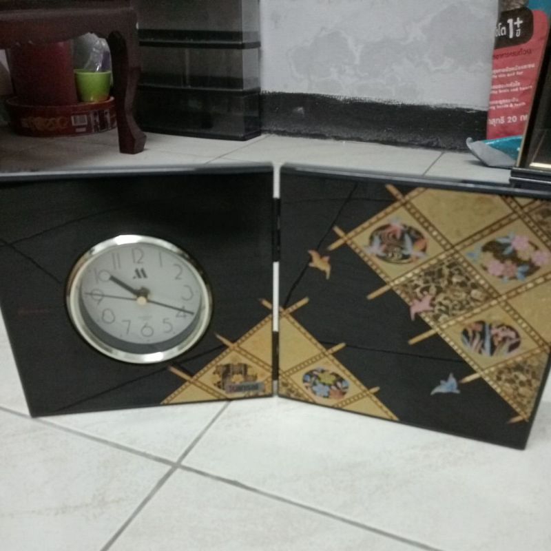 นาฬิกาตั้งโต๊ะQuartz