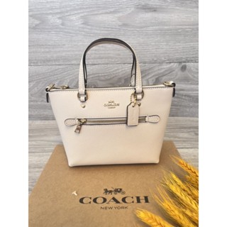 NEW COACH MINI BAG 💰พัดมินิกระเป๋าน่ารักก สีขาวละมุน สวยเลยค่ะ