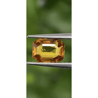 พลอย บุษราคัม Yellow Sapphire 0.93 กะรัต (Cts.)