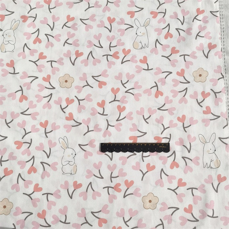 ผ้าคอตตอน 100% ทอทวิล หน้ากว้าง1.6 เมตร ตัดขายเป็นเมตร พิมพ์ลายดอกไม้ ลายกระต่าย ผลไม้