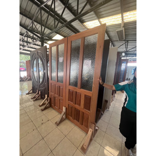 WOOD OUTLET (คลังวัสดุไม้) งานตามสภาพประตูไม้กระจกนิรภัย ทำสีกระจกเพ้นท์ลาย ขนาด 80x200 cm. ประตูห้อง ประตูบ้าน