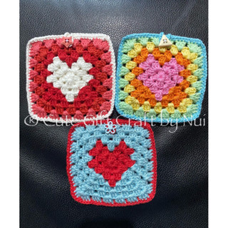 กระเป๋าถักโครเชต์ ลายหัวใจ แฮนด์เมด Colourful Granny Squar Heart Bag