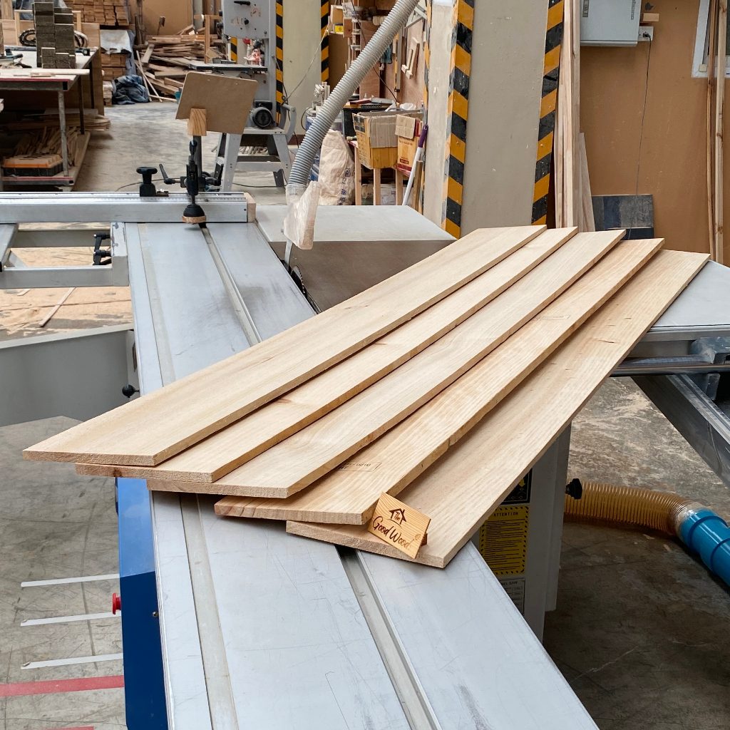 ไม้ระแนง ไม้สนขาว 3/4'' x 4-6'' (3cm.x2.8cm.ยาว50/100cm.) 1มัด 10 เส้น ไม้สนนอก ไม้แปรรูป ไม้จริง Pi