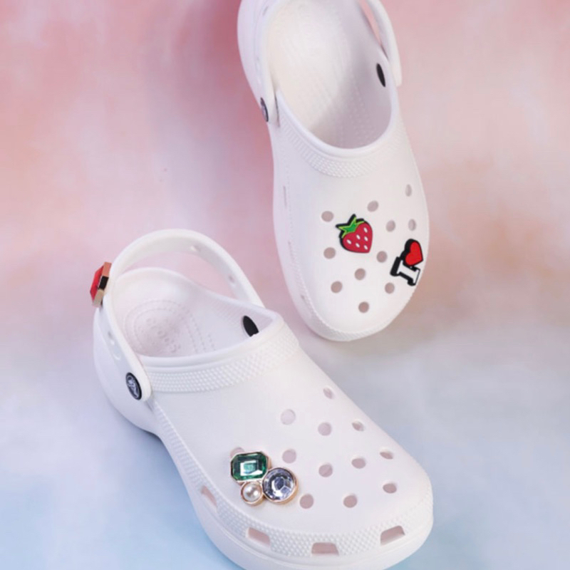 CROCS Classic Platform Clog แท้💯 รองเท้า ลำลองผู้หญิง สีขาว WHITE พร้อมส่ง ไซส์ US8 UK6 EU38.5 ยาว 2