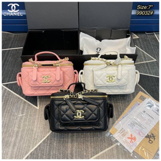 กระเป๋าสะพายข้าง Chanel ทรงกล่อง