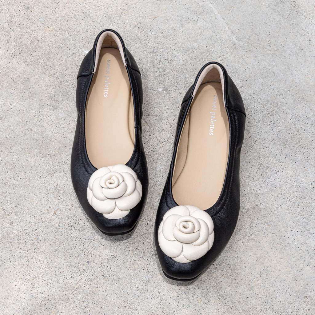 Sweet Palettes รองเท้าหนังแกะ Bloom 2 Tone Ivory