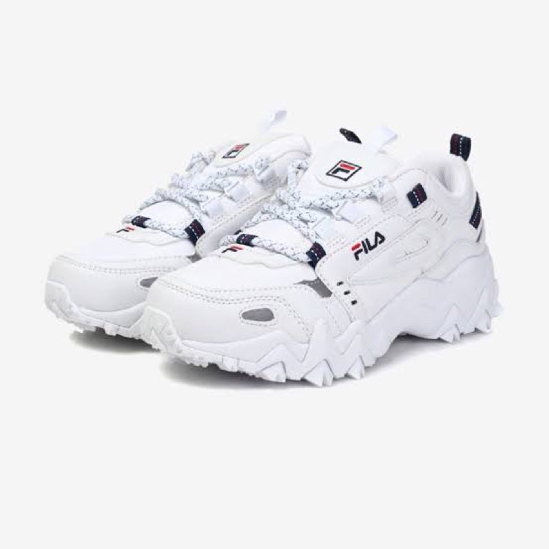 [ส่งต่อ] Fila แท้💯 Oakmont TR x BTS รองเท้าผ้าใบ ญ/ช ใส่ได้ (สีขาว) ส่งฟรี