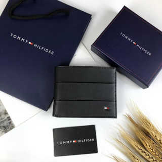 TOMMY HILFIGER Short Wallet กระเป๋าสตางค์ทรงสั้นแบบพับสองตอน Code:B10D220166  แบรนด์แท้ 100% งาน Outlet