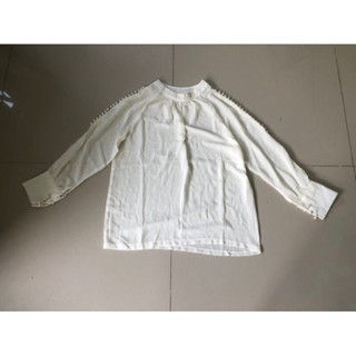 เสื้อเชิ้ต แขนแต่งไข่มุก size L ป้ายจีน