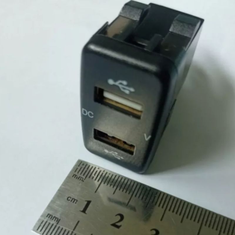 Dual USB Charger 4.2A พอร์ตชาร์จพร้อมโวลต์มิเgตอร์ DC 12v 24v สำหรับ โตโยต้า วีโก้ ฟอร์จูนเนอร์ toyota vigo / fortuner - รูปที่ 3