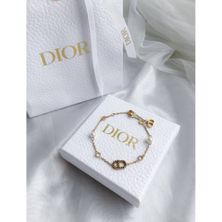 🍓พร้อมส่ง🍓สร้อยข้อมือ Dior เพชร &amp; มุก มีกล่อง มีอุปกรณ์ครบ งานสแตนเลสแท้ ไม่ลอกไม่ดำ เครื่องประดับ ดิออร์ ดีออ CD