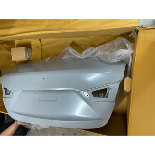 DAY05261X ฝากระโปรงหลังรุ่น 4ประตู. MAZDA 2 ปี2014-2019 รุ่นไม่มีสปอยเลอร์ เบิกศูนย์ มาสด้า (MDBPHO)