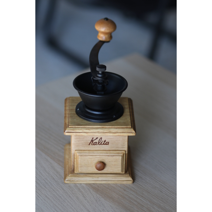 เครื่องบดกาแฟจากประเทศญี่ปุ่น Kalita Bard แบบมือหมุน วินเทจ ไม้เนื้อแข็ง (Coffee grinder)