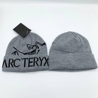 หมวกถักลายนก Bird Word Toque Knit Hat สินค้า พร้อมส่งครับ 🥰🥰