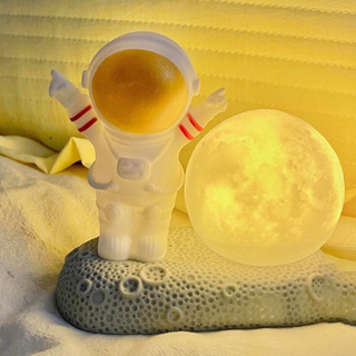 Ins โคมไฟตั้งโต๊ะรูปดวงจันทร์นักบินอวกาศน่ารัก ของขวัญตกแต่งบ้าน โคมไฟกลางคืน โคมไฟหัวเตียง