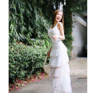 เดรสคอวีแขนยาวสีขาวแต่งระบายซีทรูชั้นสลับมุก