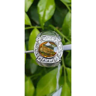 แหวน พลอย บุษราคัม 2 สี Greenish Yellow Sapphire Ring