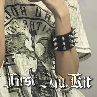 🔥Sale🔥สร้อยข้อมือหนังปักหมุดหนาม Leather Thorn Gothic Bracelet พร้อมส่ง