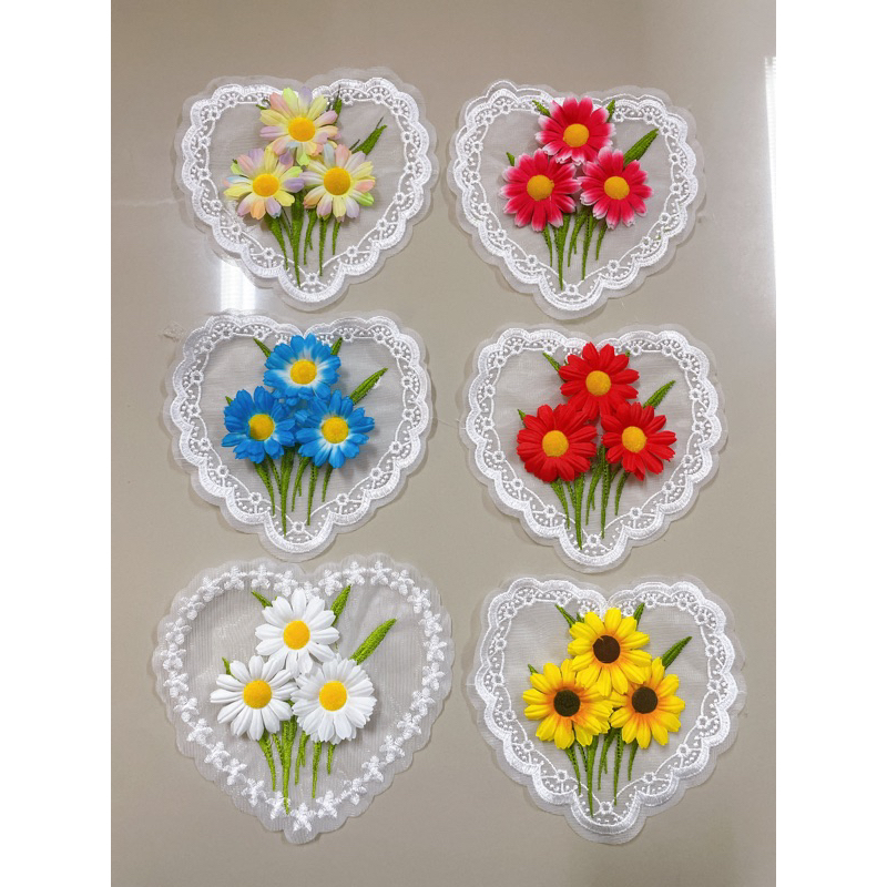 หัวใจดอกเดซี่ ตกแต่งเสื้อผ้า กระเป๋า 14x15cm