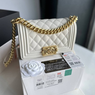 CHANEL BOY 20 CM IN CAVEAR  GHW