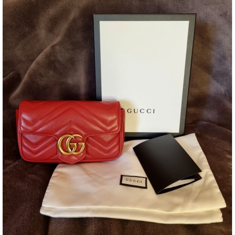 Gucci super mini marmont / กระเป๋าสะพายข้าง/กระเป๋าแบรนเนมแท้ 100% สีแดง