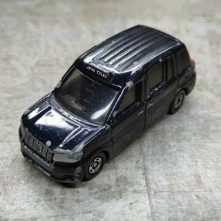 Tomica โมเดลรถเหล็กโทมิก้า  TOYOTA JPN TAXI NO.27  S = 1/62