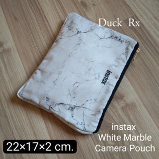 instax White Marble Camera Pouch  22×17×2 cm. กระเป๋าใส่กล้อง ลายหินอ่อน สีขาว ขนาด 22×17×2 ซม.