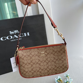 COACH NOLITA 19 IN COLORBLOCK SIGNATURE CANVAS กระเป๋าสะพาย หรือ กระเป๋าคล้องมือ