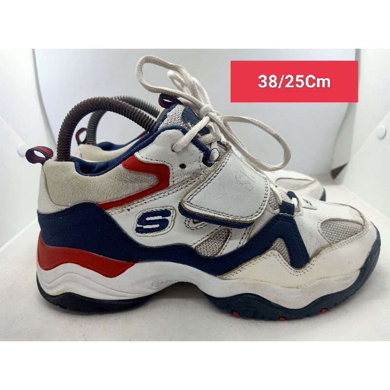 Skechers Size 38 ยาว 25 Cm รองเท้ามือสอง ผ้าใบ แฟชั่น ทำงาน ลำลอง เดิน  เที่ยว วิ่ง ออกกำลังกาย เกรด